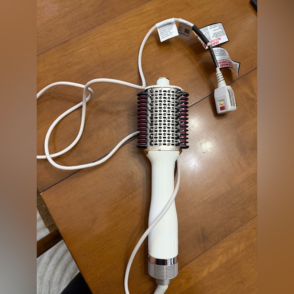 Shark HT202 SmoothStyle Heated Comb + Blow Dryer Brush